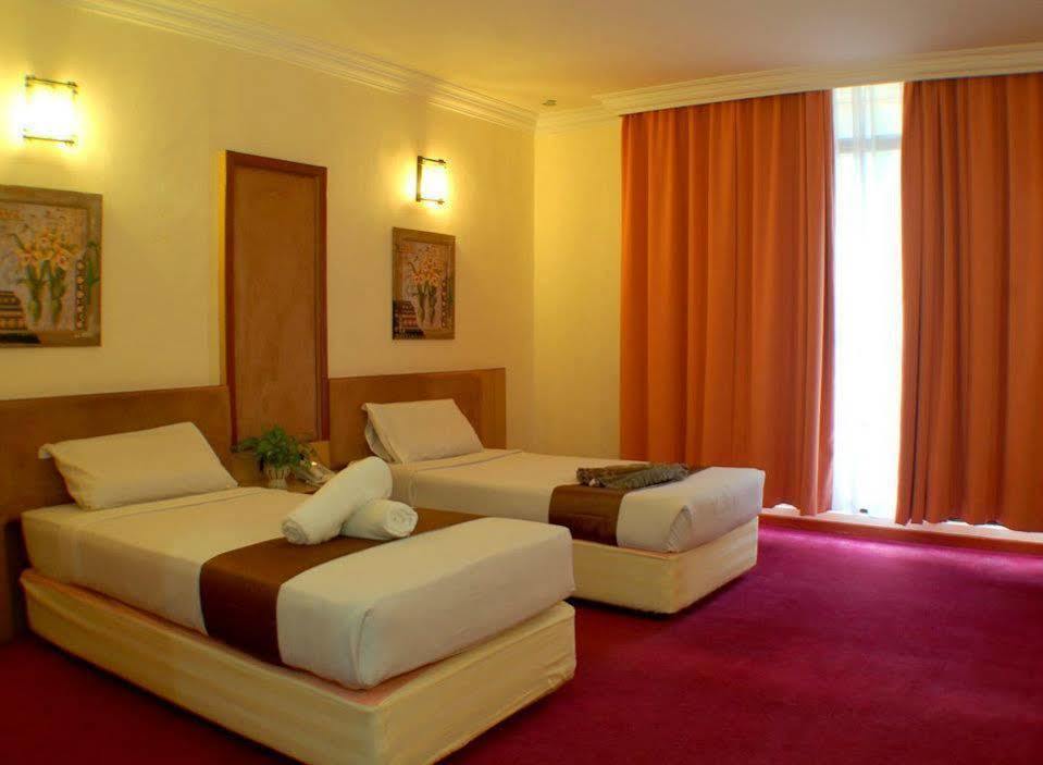 Kings Hotel Melaka Εξωτερικό φωτογραφία